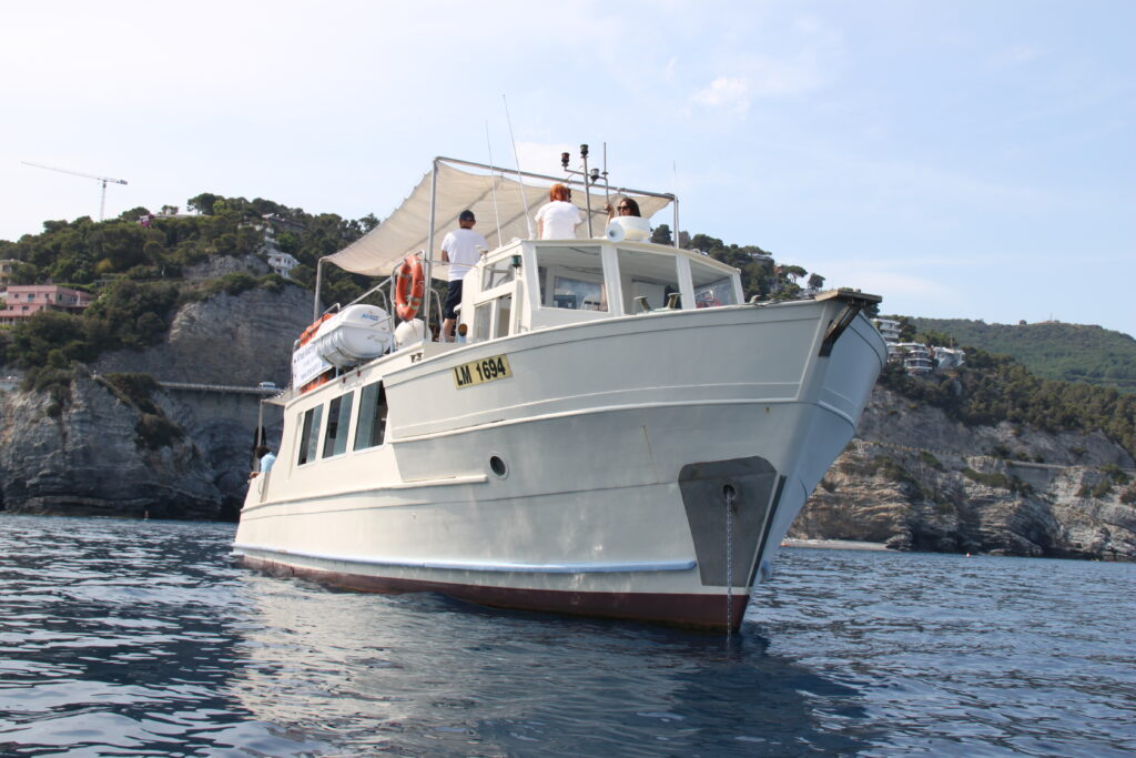 Motonave Escursioni Whale Watching Italia Liguria Savona